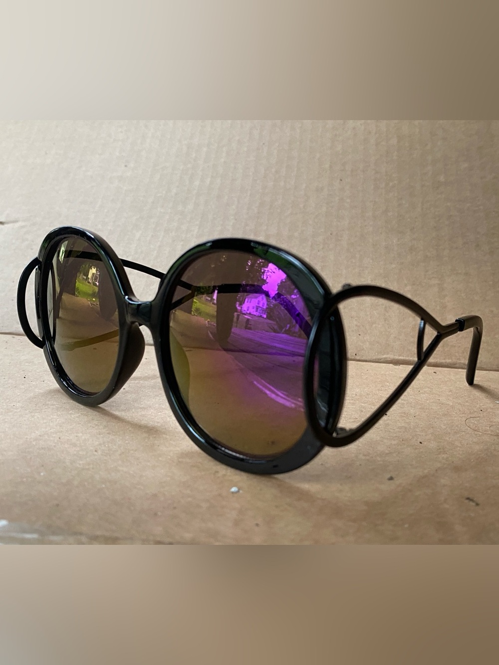 🖤 💜 Round Black Sunglasses with Purple Gradient Reflective Lenses! NWOT!